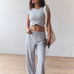 Free people hot shot crossover set xs 
Color beach fog
Worn once